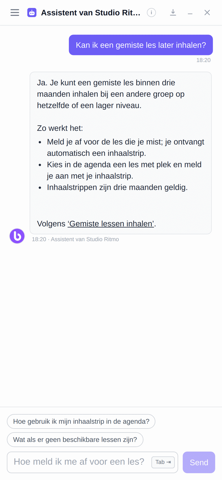 Chat met de assistent: een cursist vraagt of een gemiste les ingehaald kan worden en de assistent antwoordt volgens het gepubliceerde kennisbankartikel van de school.