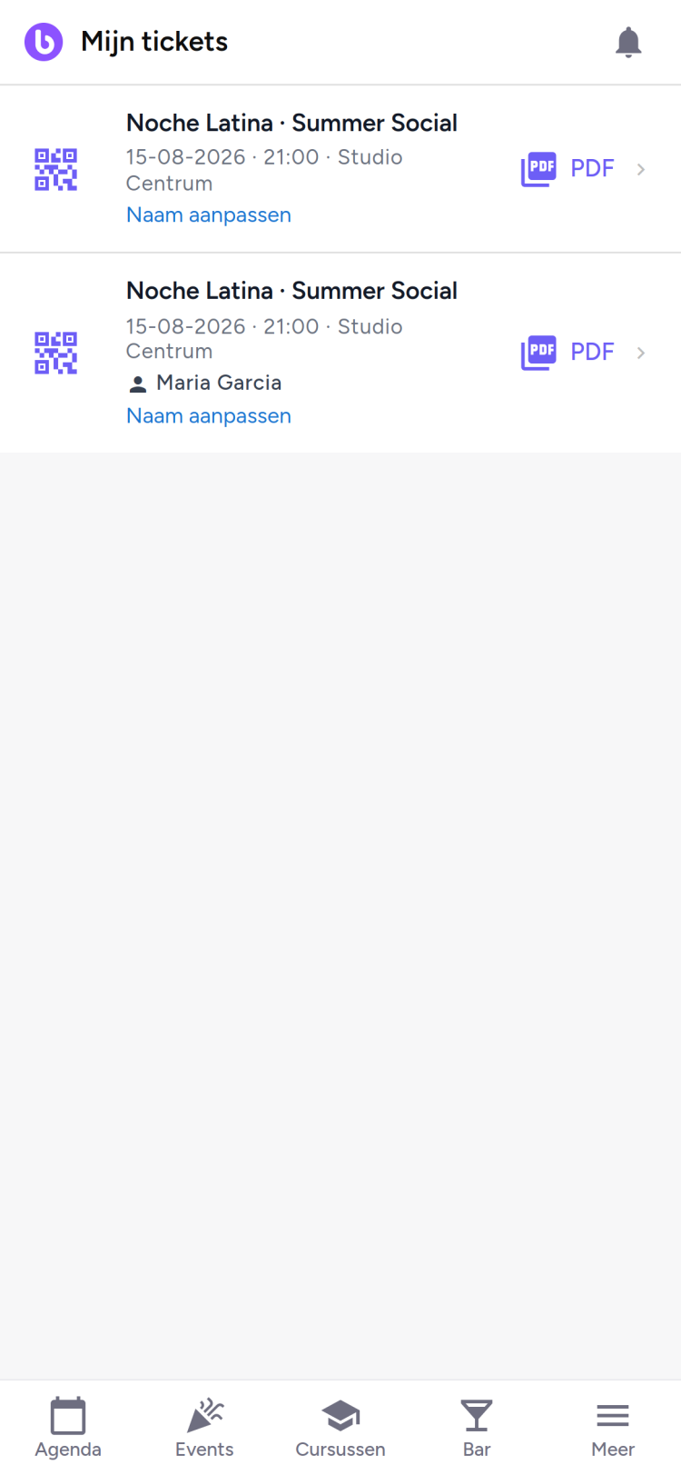 Het klantportaal op een telefoon: het scherm Mijn tickets met twee tickets voor een dansavond, elk met QR-code en een pdf-download.